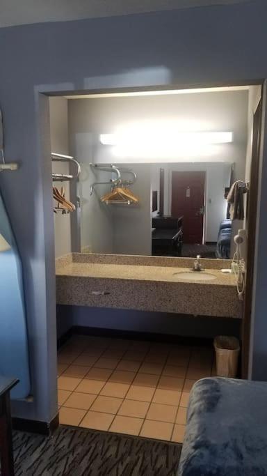 Hotel 2 Queen Beds Hotel Room 222 Wi-Fi Hot Tub Booking Stillwater Eksteriør billede